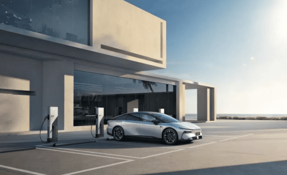 Xpeng та Volkswagen створюють мережу надшвидкої зарядки в Китаї