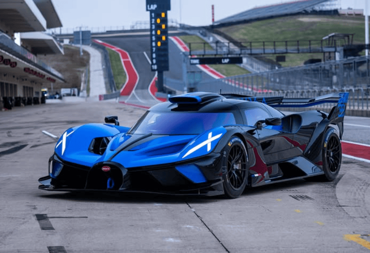 Bugatti представила перші екземпляри гіперкара Bolide в США