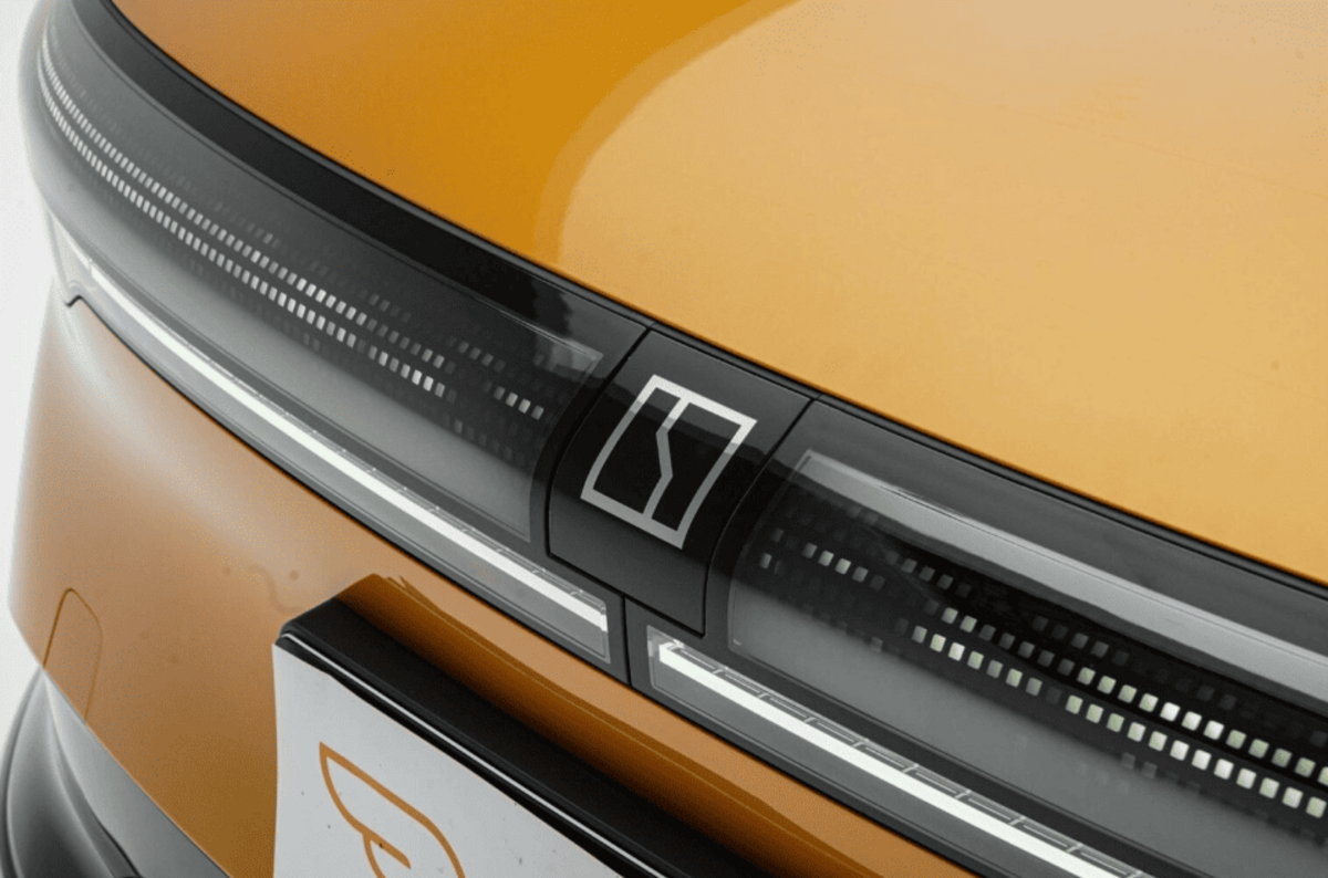 Zeekr досягнув нової віхи з 15 000 експортованих автомобілів та розширює присутність на світових ринках