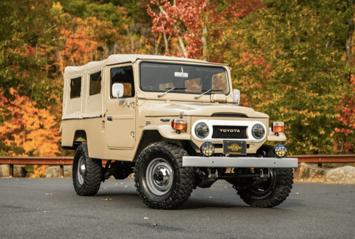 Toyota Land Cruiser 1977 року отримав нове життя після повної реставрації