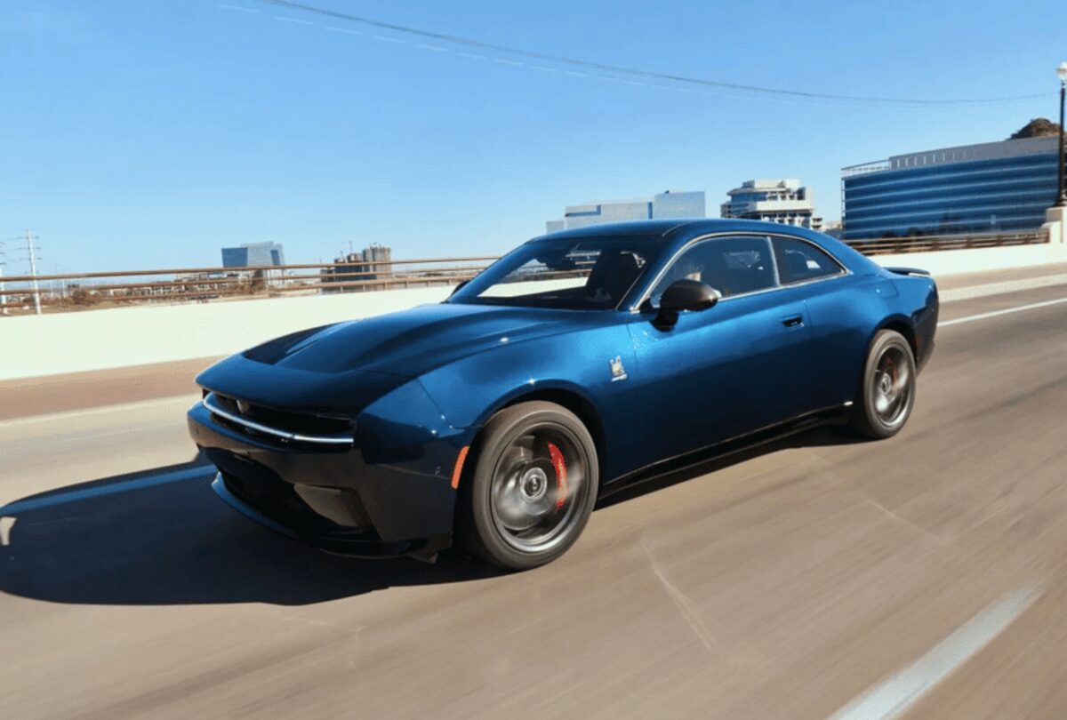 Dodge пропонує агресивні знижки на електричний Charger Daytona через повільний старт продажів