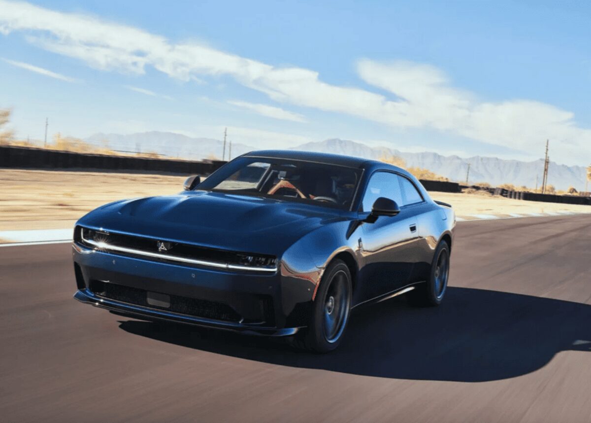 Dodge повертається до витоків: V8 може знову з’явитися в Charger