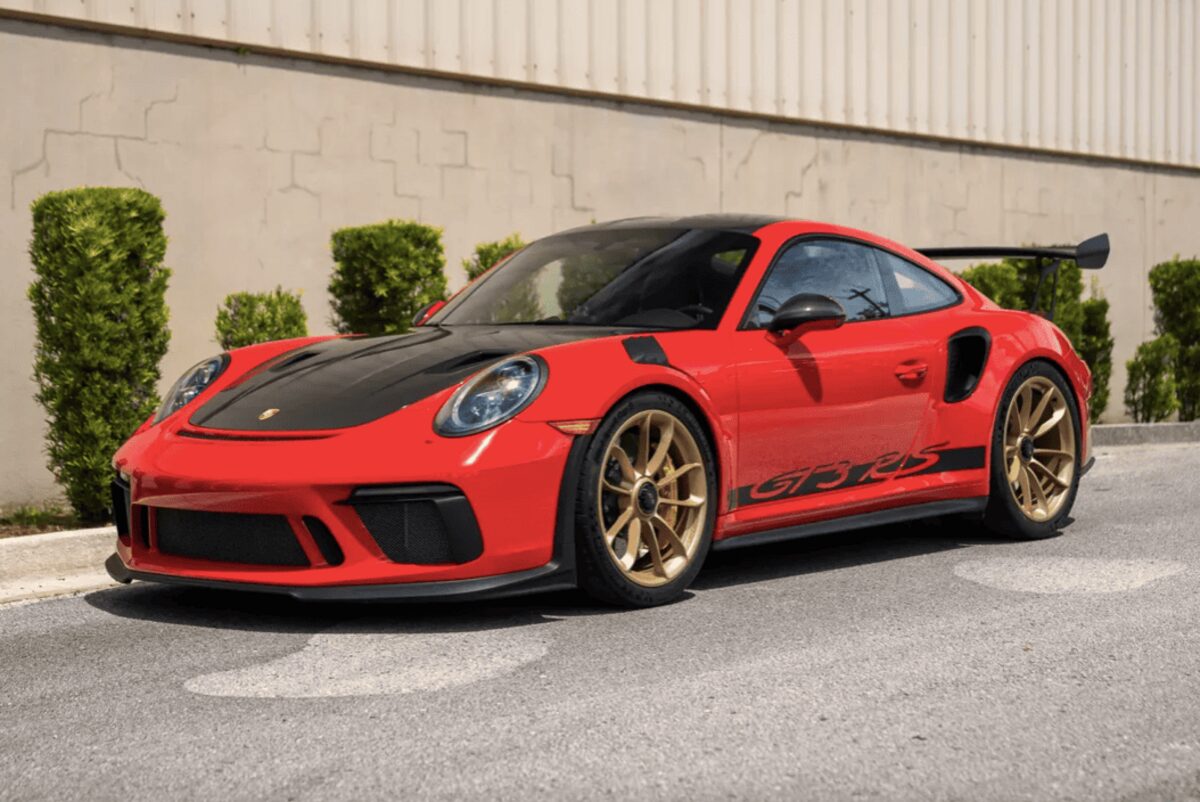На продаж у США виставлено рідкісний Porsche 911 GT3 RS