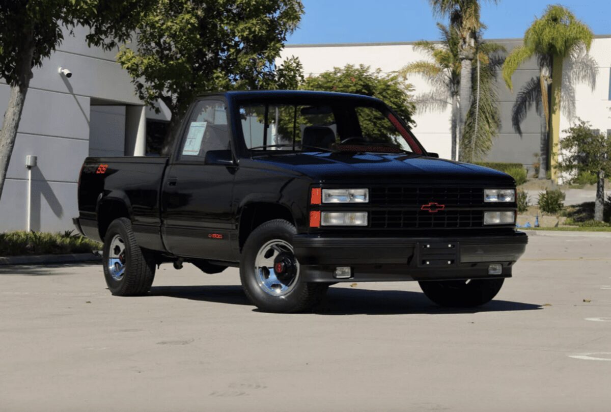 Вантажівка Chevrolet 454 SS з 1990 року з пробігом лише 12 миль йде на аукціон