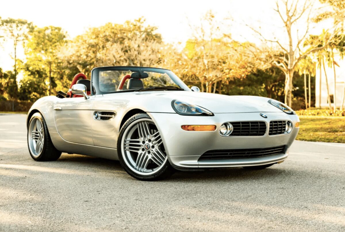 Рідкісний BMW Z8 з мінімальним пробігом виставили на аукціон