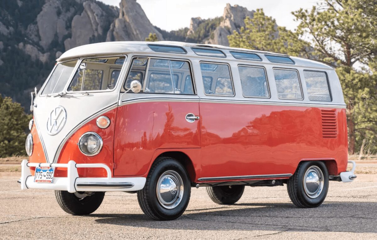 Рідкісний Volkswagen Type 2 1965 року з 21 вікном шукає нового власника