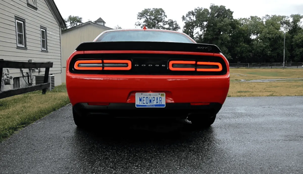 Charger Daytona намагається повторити магію звуку старого Dodge Challenger