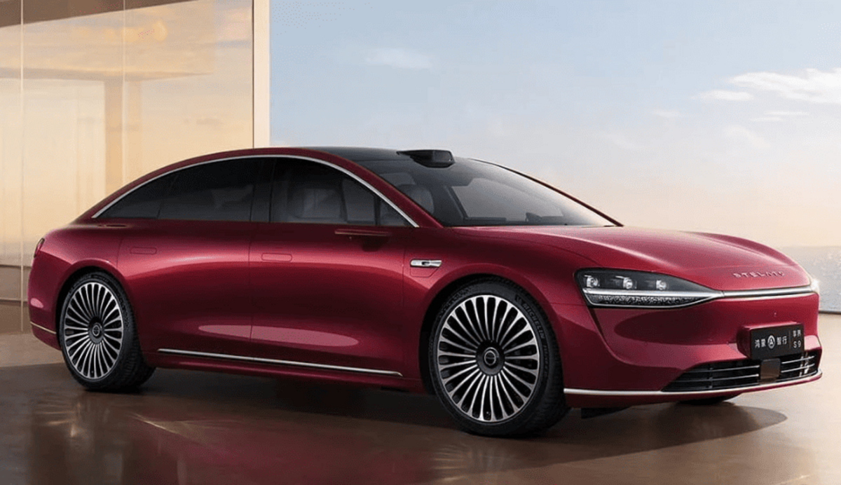 Huawei знижує стартову ціну на седан Stelato S9 EREV у Китаї для збільшення продажів