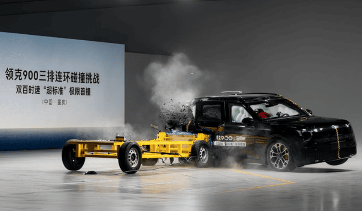 Lynk & Co 900 успішно пройшов подвійне краш-тестування з акцентом на безпеку третього ряду
