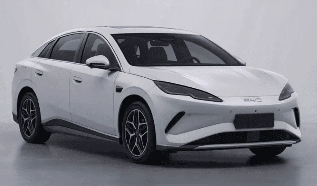BYD готується до випуску нової електричної моделі Seal 06