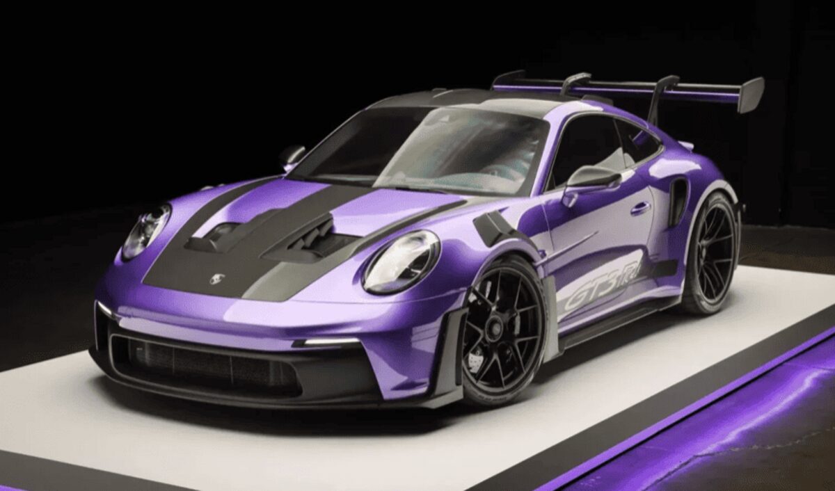 Ексклюзивний Porsche 911 GT3 RS у рідкісному кольорі виставили на аукціон