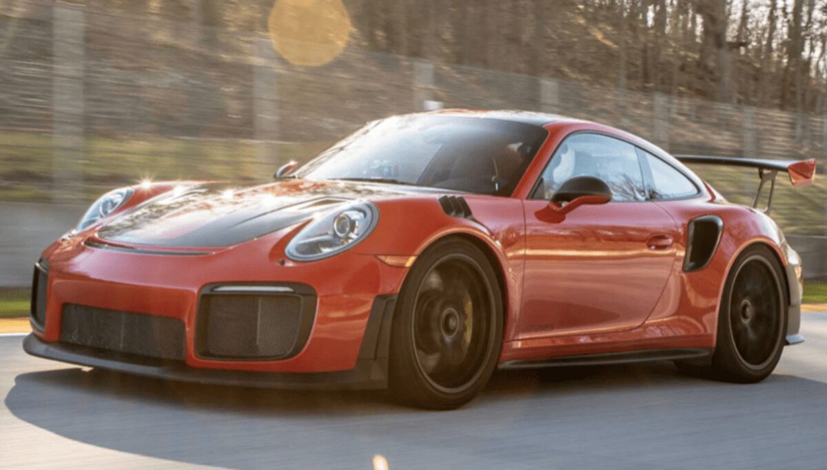 Porsche натякнула на новий флагман у лінійці 911, ймовірно GT2 RS