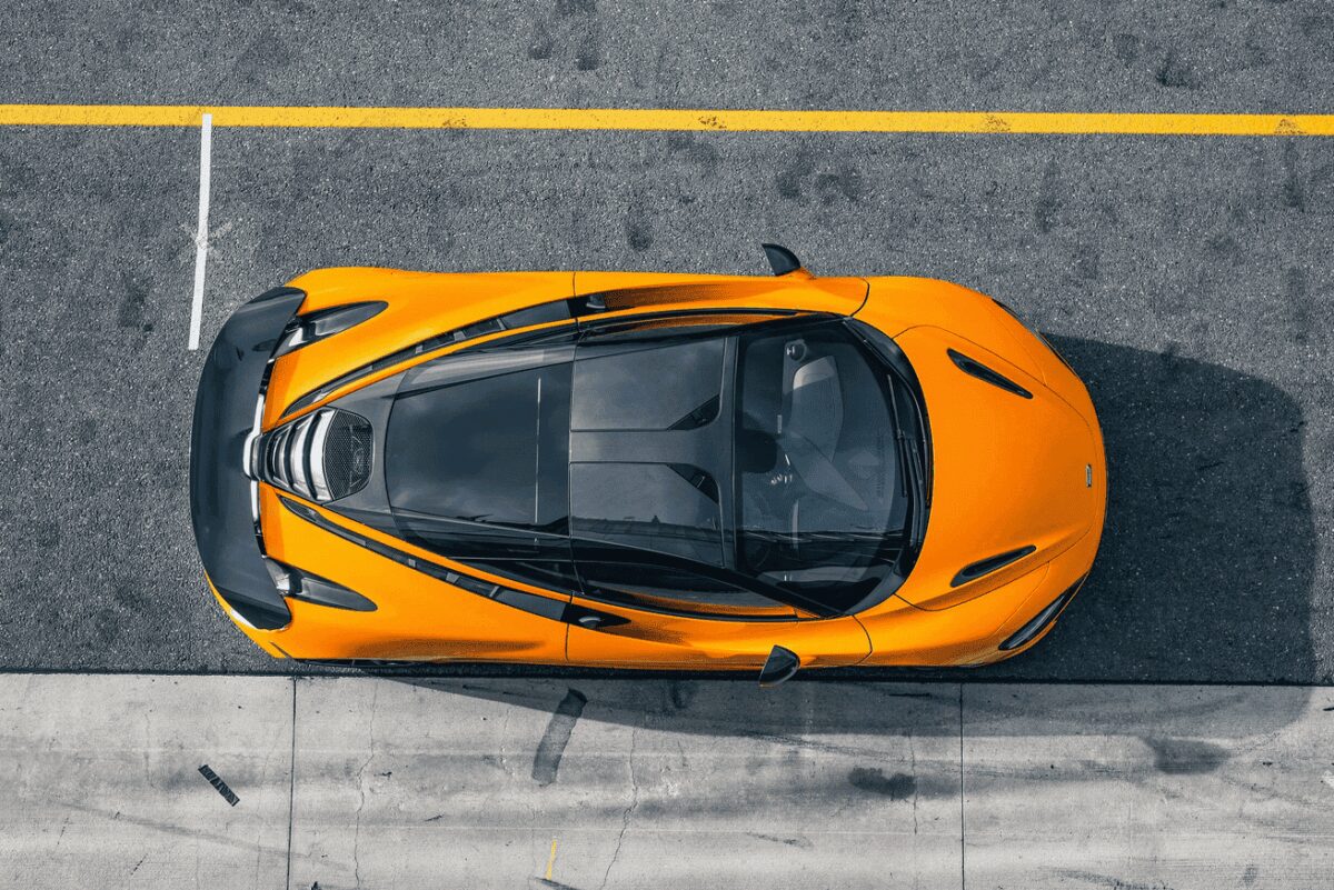 McLaren відкликає десятки авто через небезпечну помилку в гальмах