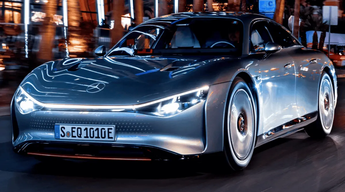 Mercedes розробляє “сонячну фарбу”, що заряджатиме електрокари прямо на ходу