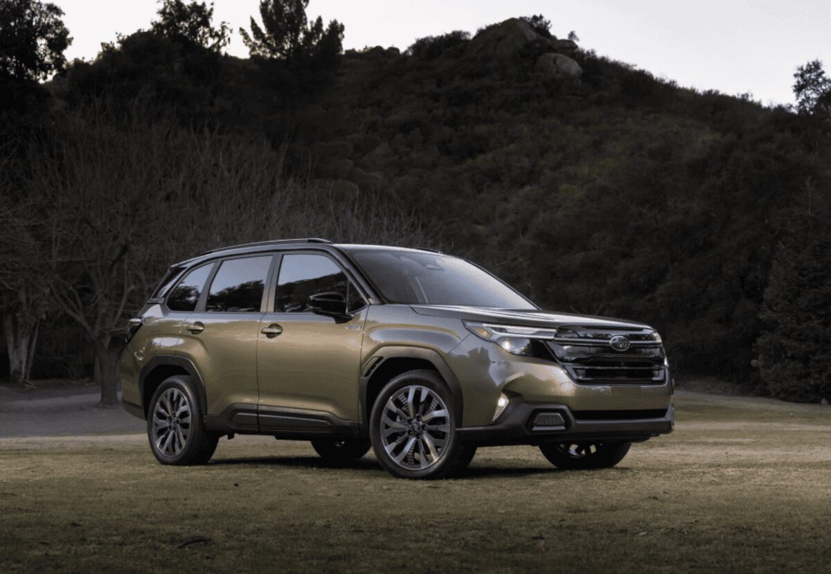 Subaru показала рекордні продажі в березні, завдяки успіху Solterra