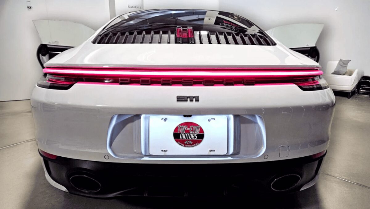 Porsche 911 Carrera T 2024 продали значно дешевше за ринкову ціну