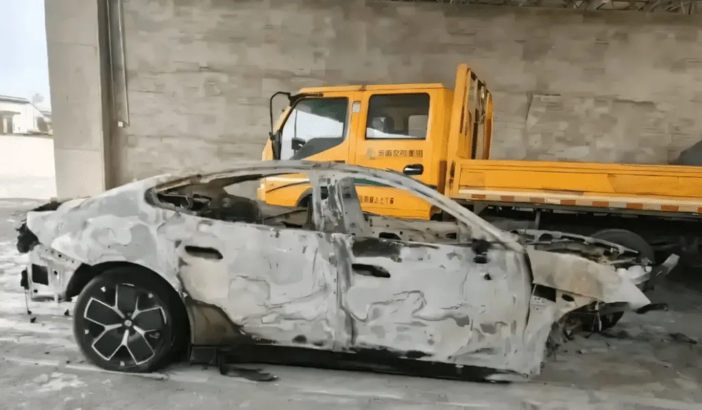 Xiaomi стикається з важким інцидентом після аварії SU7, що забрала три життя