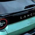 Lancia оновлює Ypsilon, збільшуючи запас ходу електроверсії та уточнюючи характеристики гібриду
