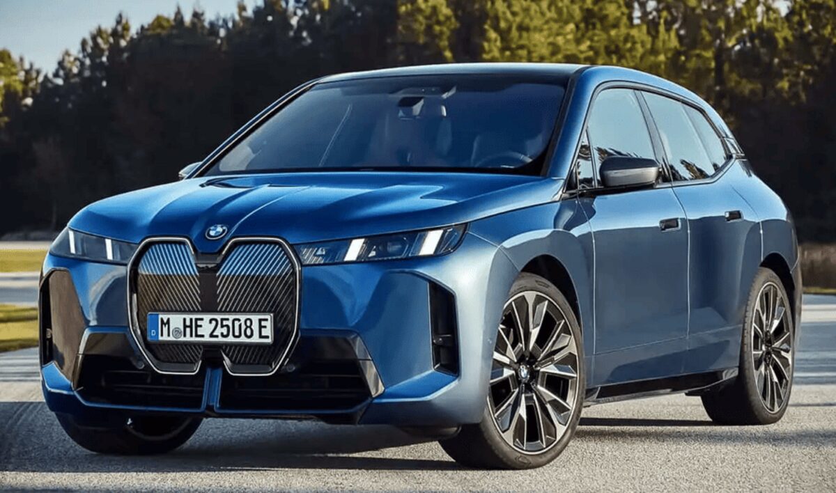 BMW оновлює свої електромобілі і обганяє Tesla за запасом ходу