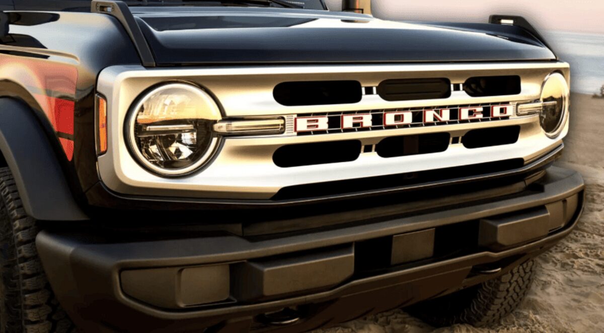Ford видав наказ про заборону водіння рівно трьом Bronco