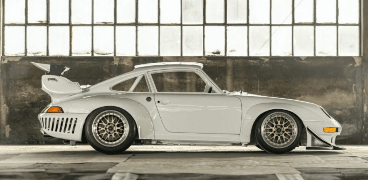 Рідкісний Porsche 911 GT2 R піде з молотка