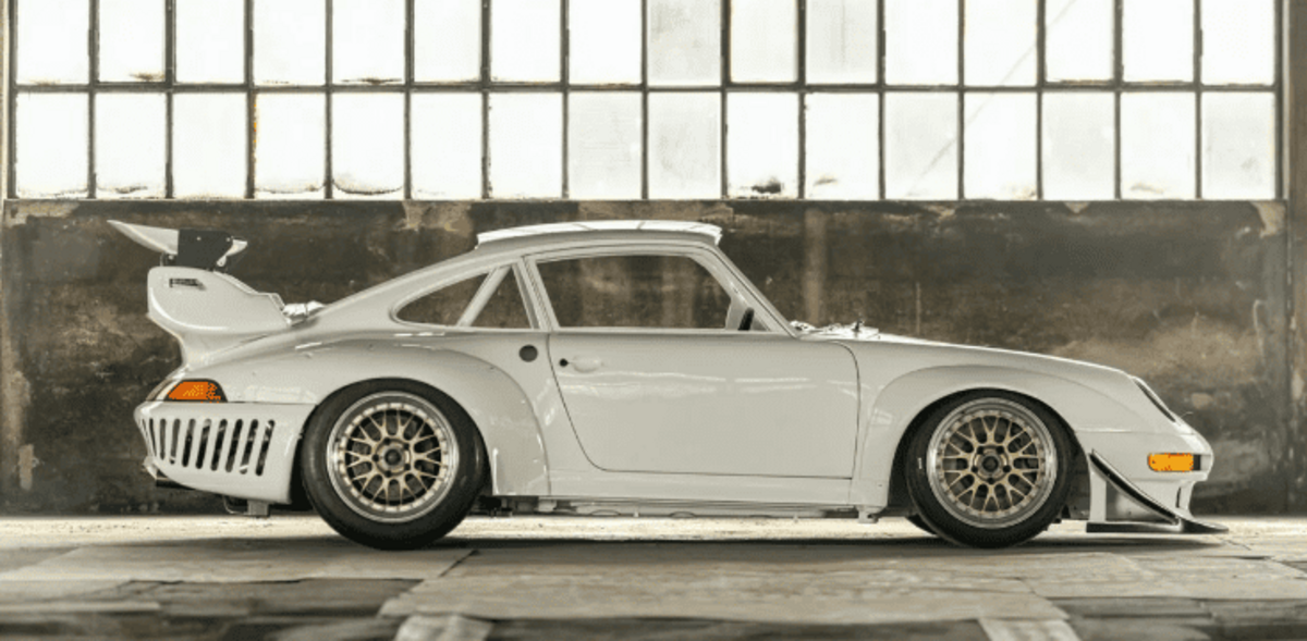 Рідкісний Porsche 911 GT2 R піде з молотка