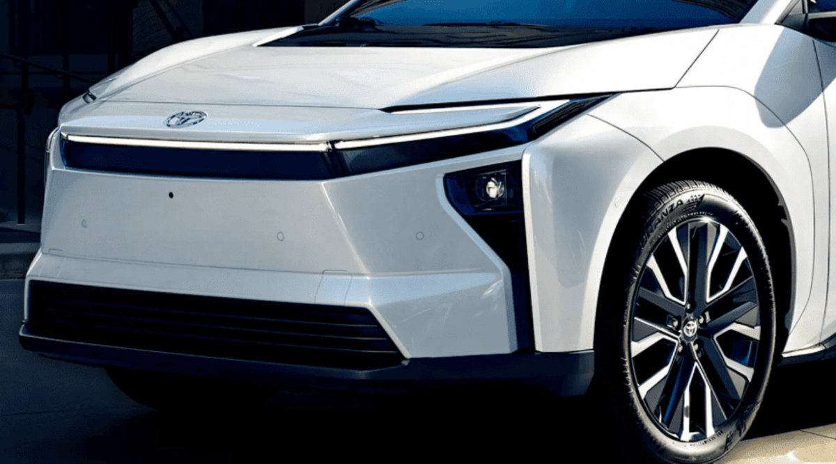 Toyota припиняє виробництво bZ4X, щоб представити новий bZ