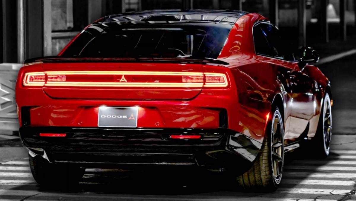 Dodge припиняє випуск електричного Charger Daytona R/T