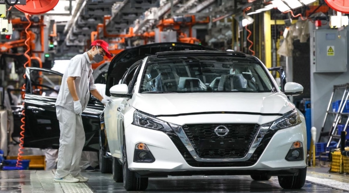 Nissan незабаром закриє сім заводів