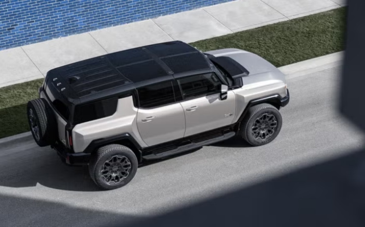 GMC Hummer EV 2026 перетворюється на королівського краба