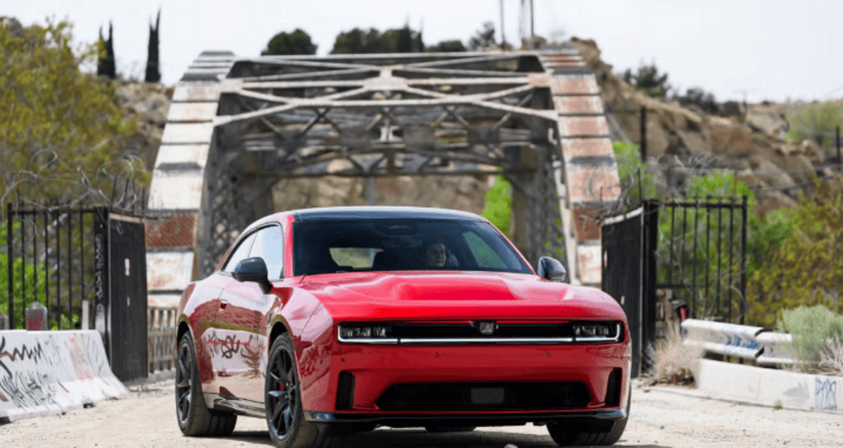 Dodge звузив лінійку 2026 Charger Daytona EV до версії Scat Pack