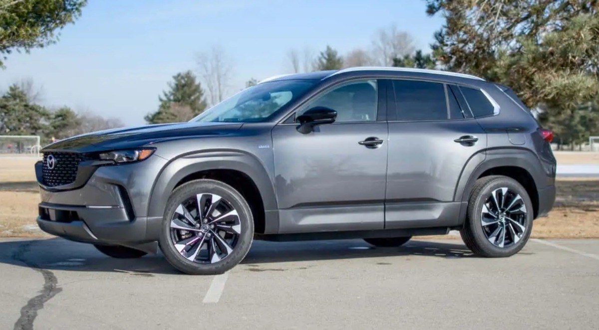 Гібрид Mazda CX-50 призначений для любителів економії