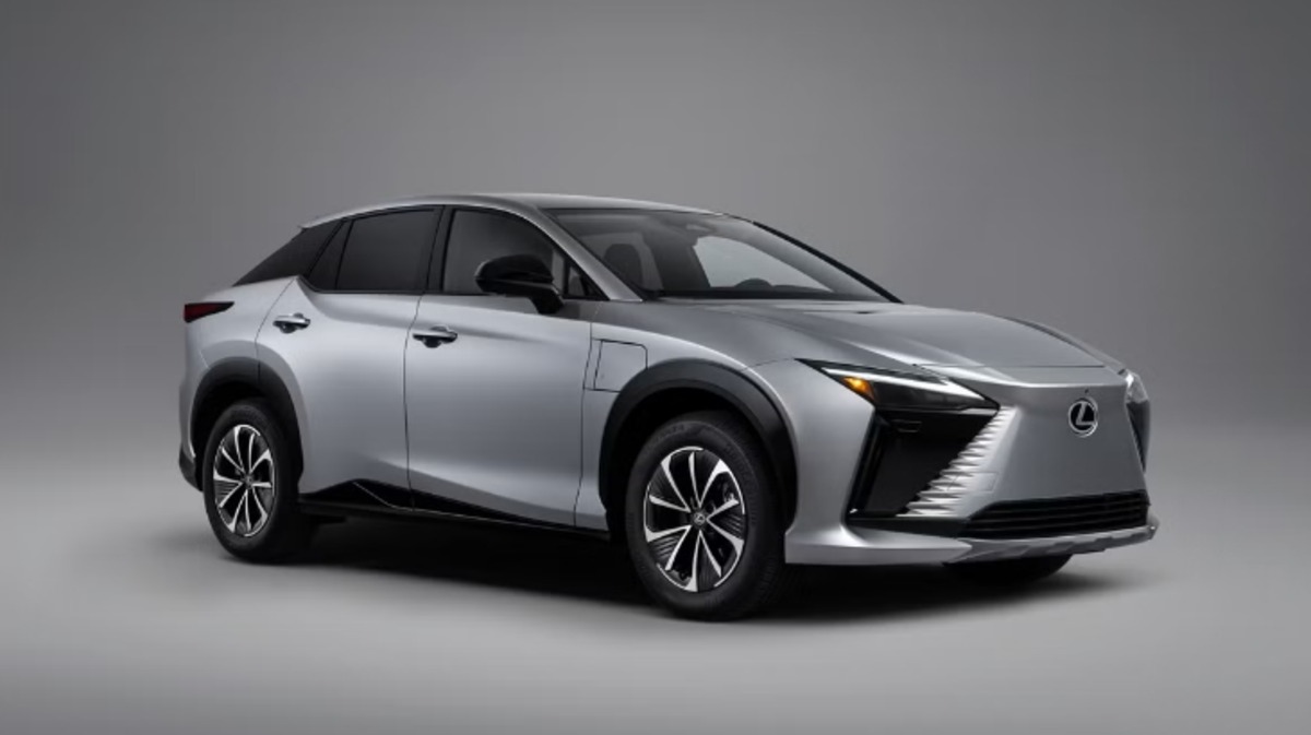 Потужна версія Lexus RZ 2026