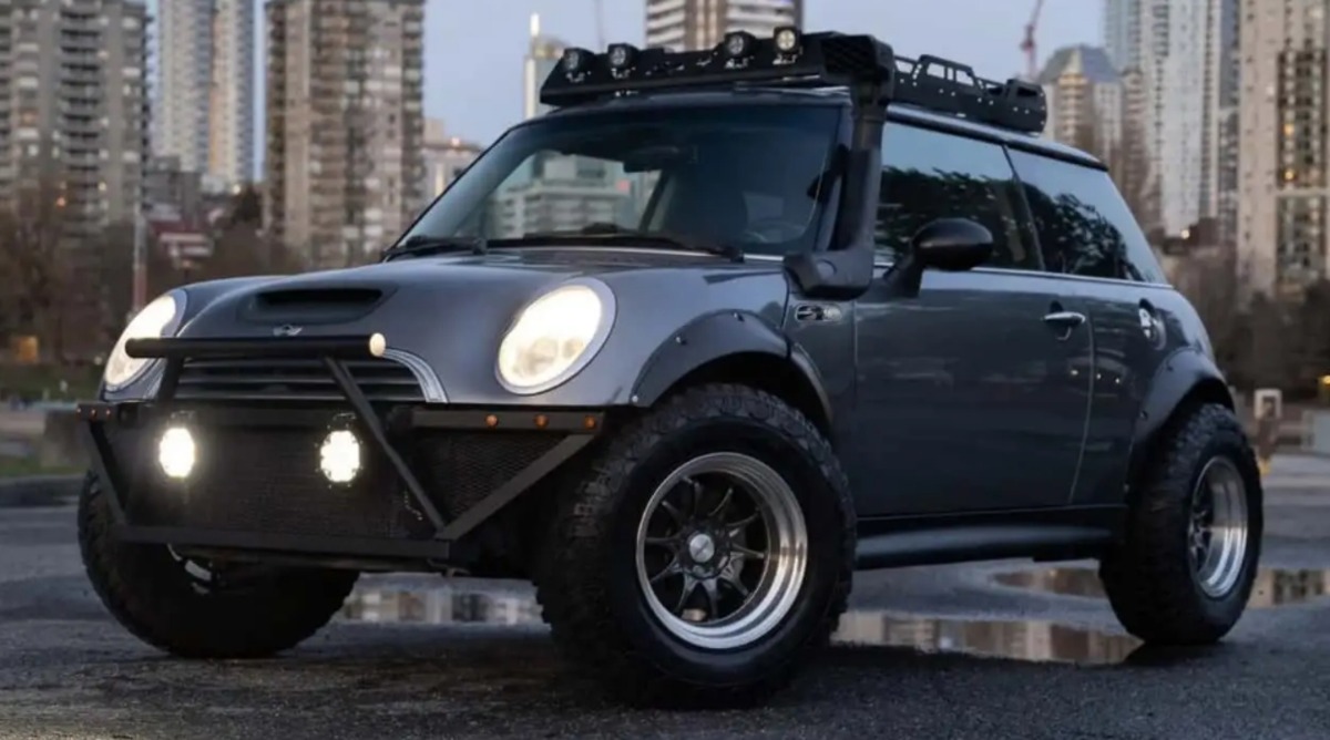 Забудь про асфальт – цей  Mini Cooper створений для пригод!