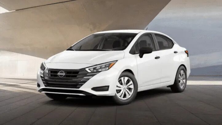 Versa з ручною трансмісією зникає з модельного ряду Nissan