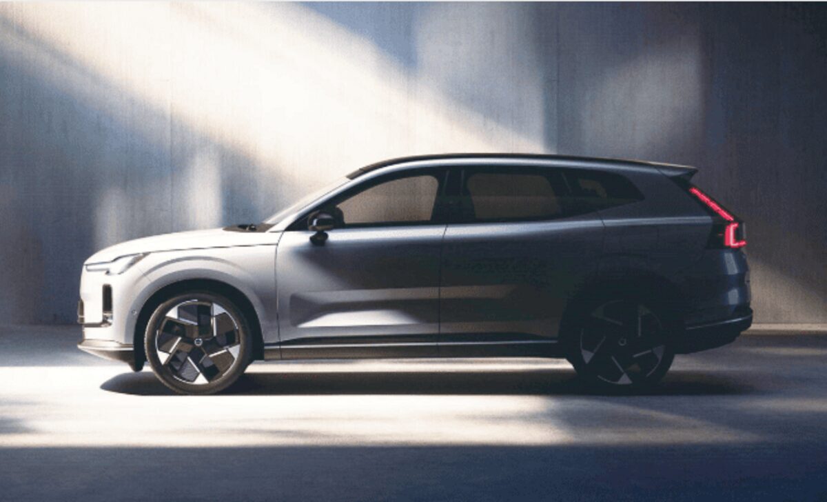 Перший погляд на Volvo XC70 PHEV