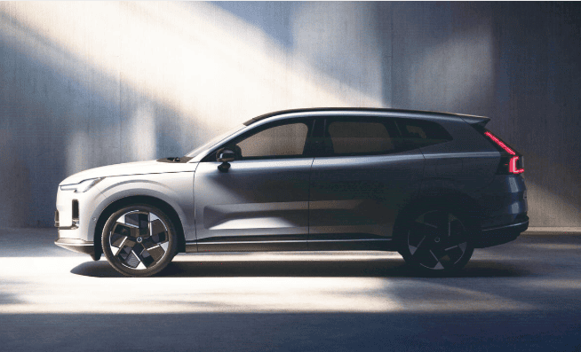 Перший погляд на Volvo XC70 PHEV