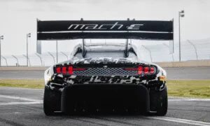 Ford Mustang Mach-E — заряджений електроболід