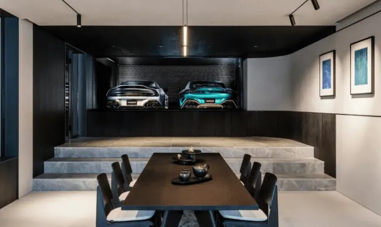 Три поверхи розкоші від Aston Martin у серці Токіо