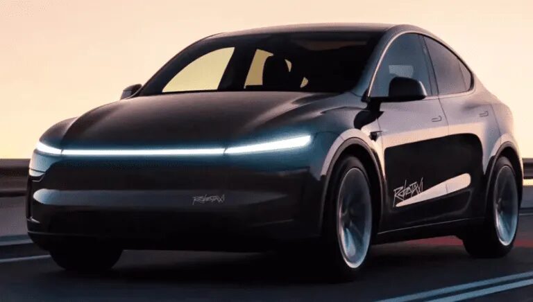 NHTSA розслідує інциденти з новими роботаксі Tesla
