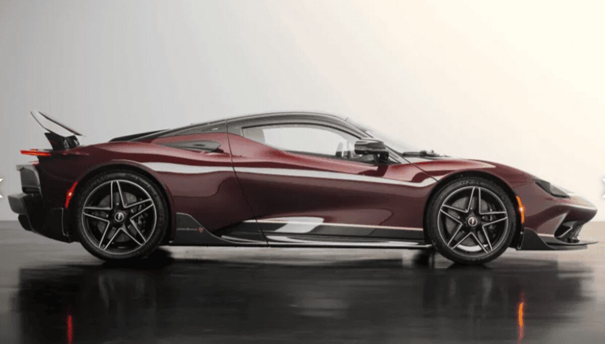 Pininfarina презентує святкову версію Battista