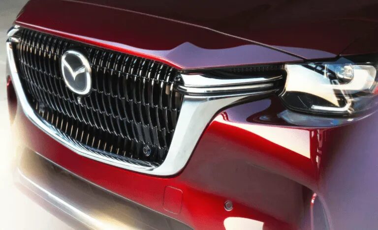 Нова Mazda CX-90 — нові проблеми