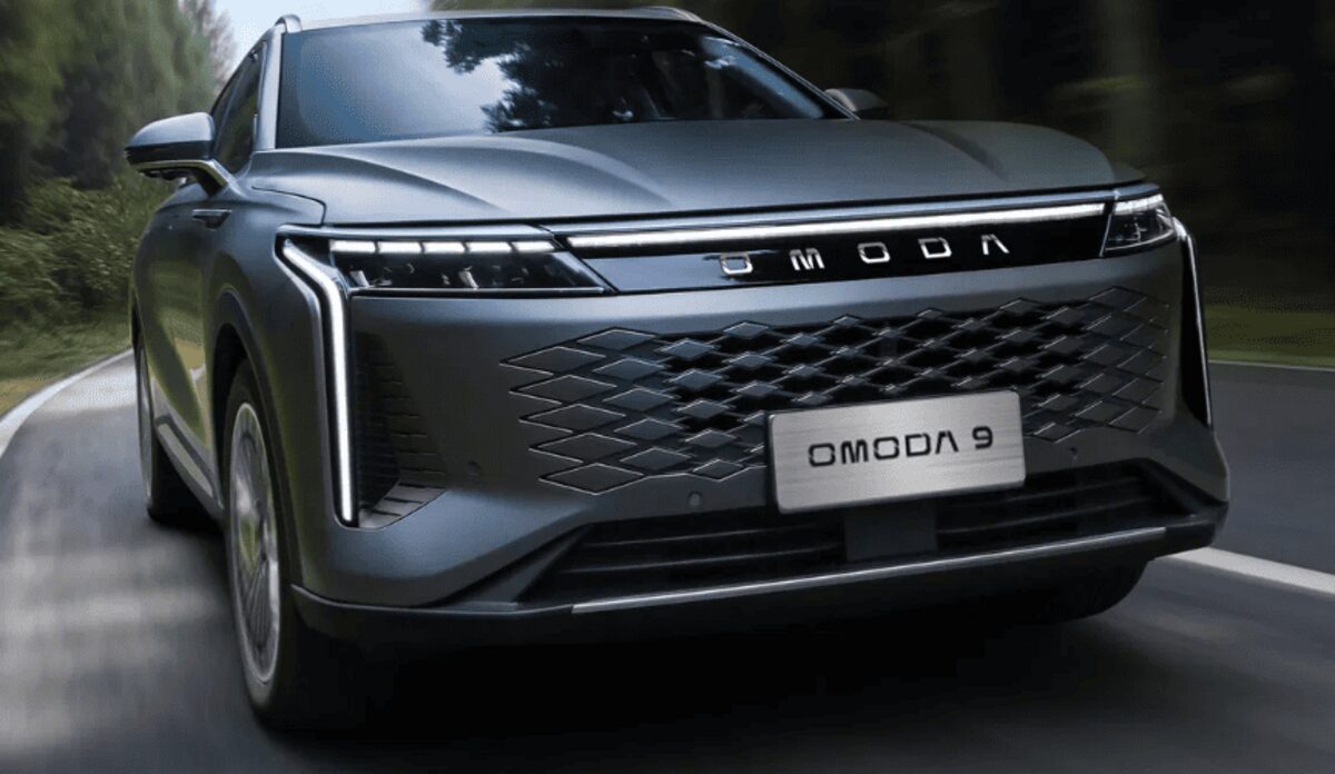 Omoda 9 SHS — новий гібридний позашляховик (огляд)