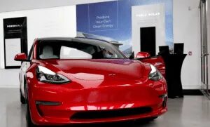 Tesla Model 3 знову лідирує у безпеці