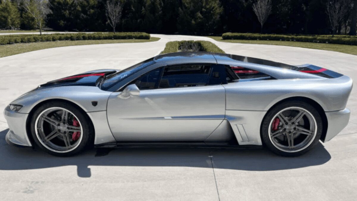 Falcon F7- суперкар ручної збірки з США