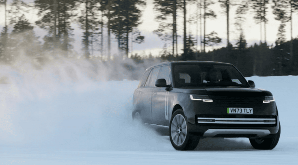 Jaguar і Land Rover переносять запуск електрокарів