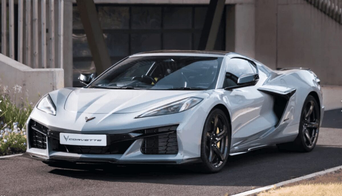У Британії дебютує унікальний гібридний Corvette E-Ray