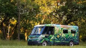 Фургон Chevy BrightDrop перетворили на електричний кемпер
