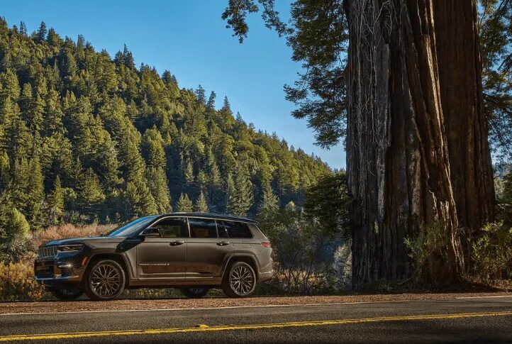 Jeep проводить відкликання Grand Cherokee