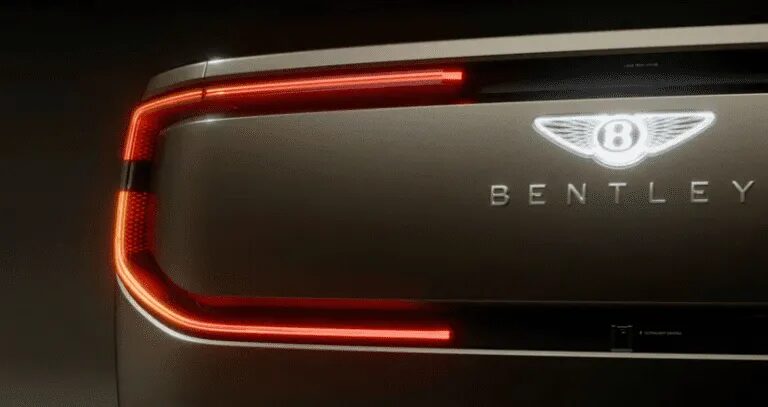 Електричний Bentley EXP 15 з трьома дверима